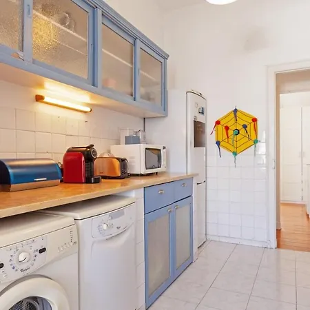 Quiet 3 Bedroom In Lisbon